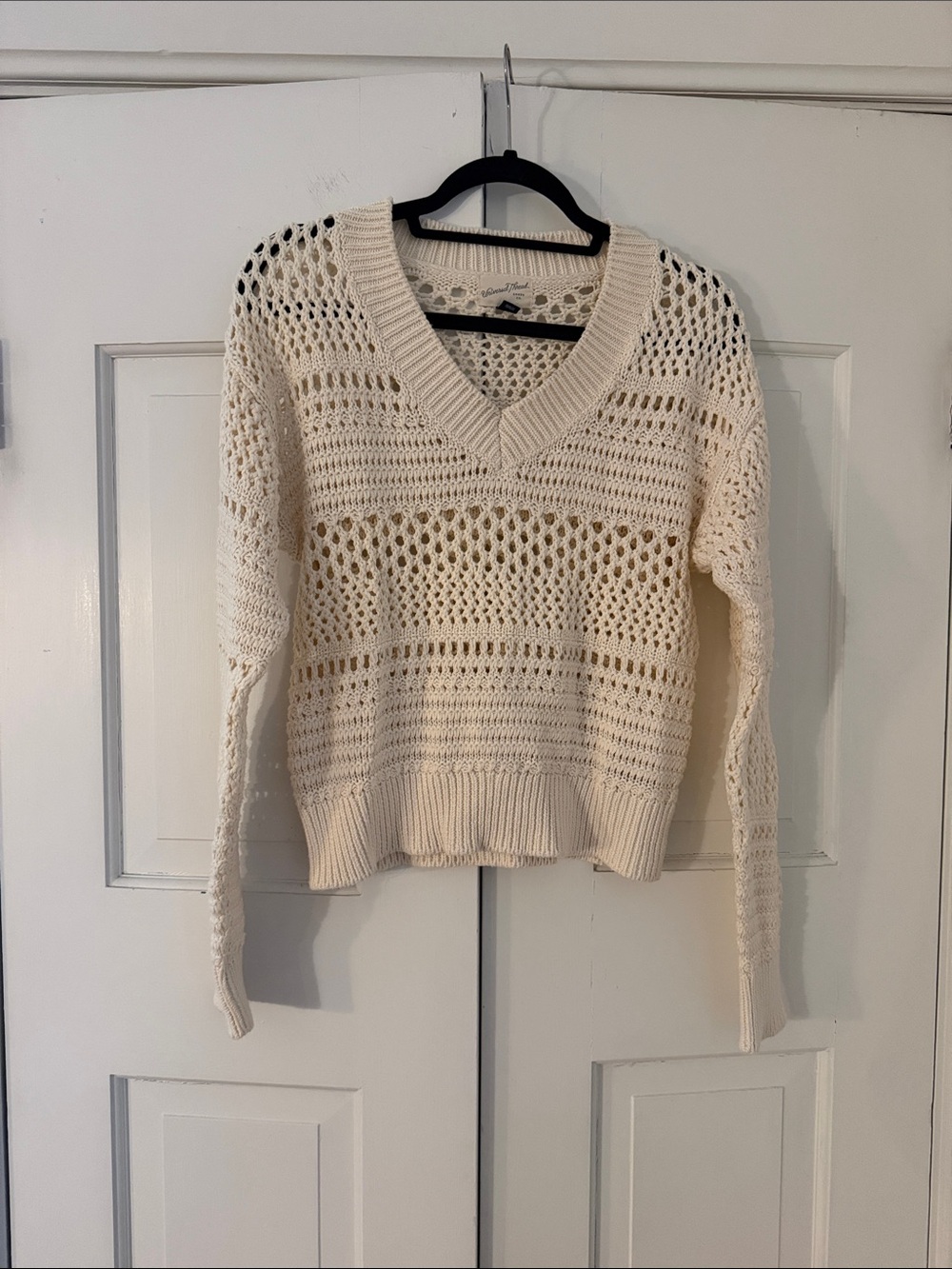 Universal Thread Open-Knit V-Neck Sweater in Cream